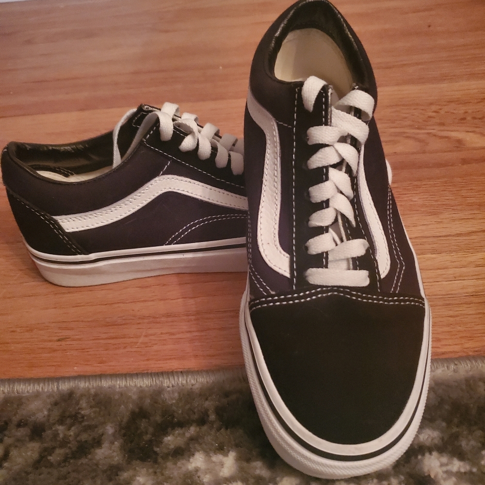 Vans mens 5.5 women's 7. Never worn no box